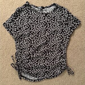 Black and White Ruched Tie Front Short Sleeve Tee